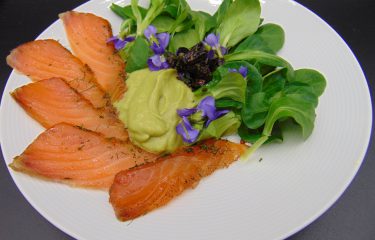 Sashimi de saumon mariné